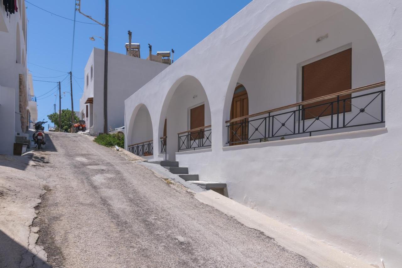 Areti'S Milos Guesthouses Adamantas  Exterior foto